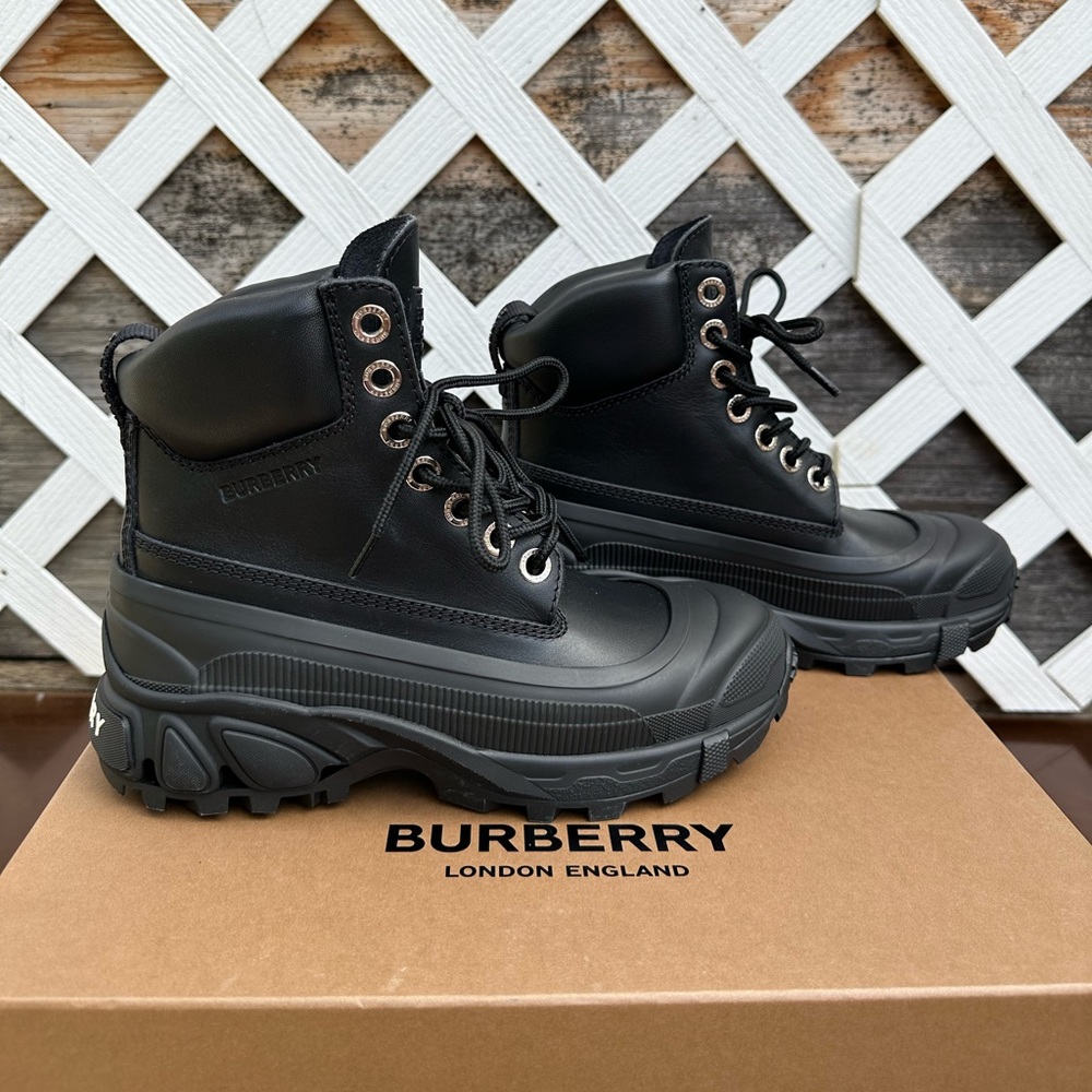 Burberry Arthur Lace-up Ankle Leather Boots